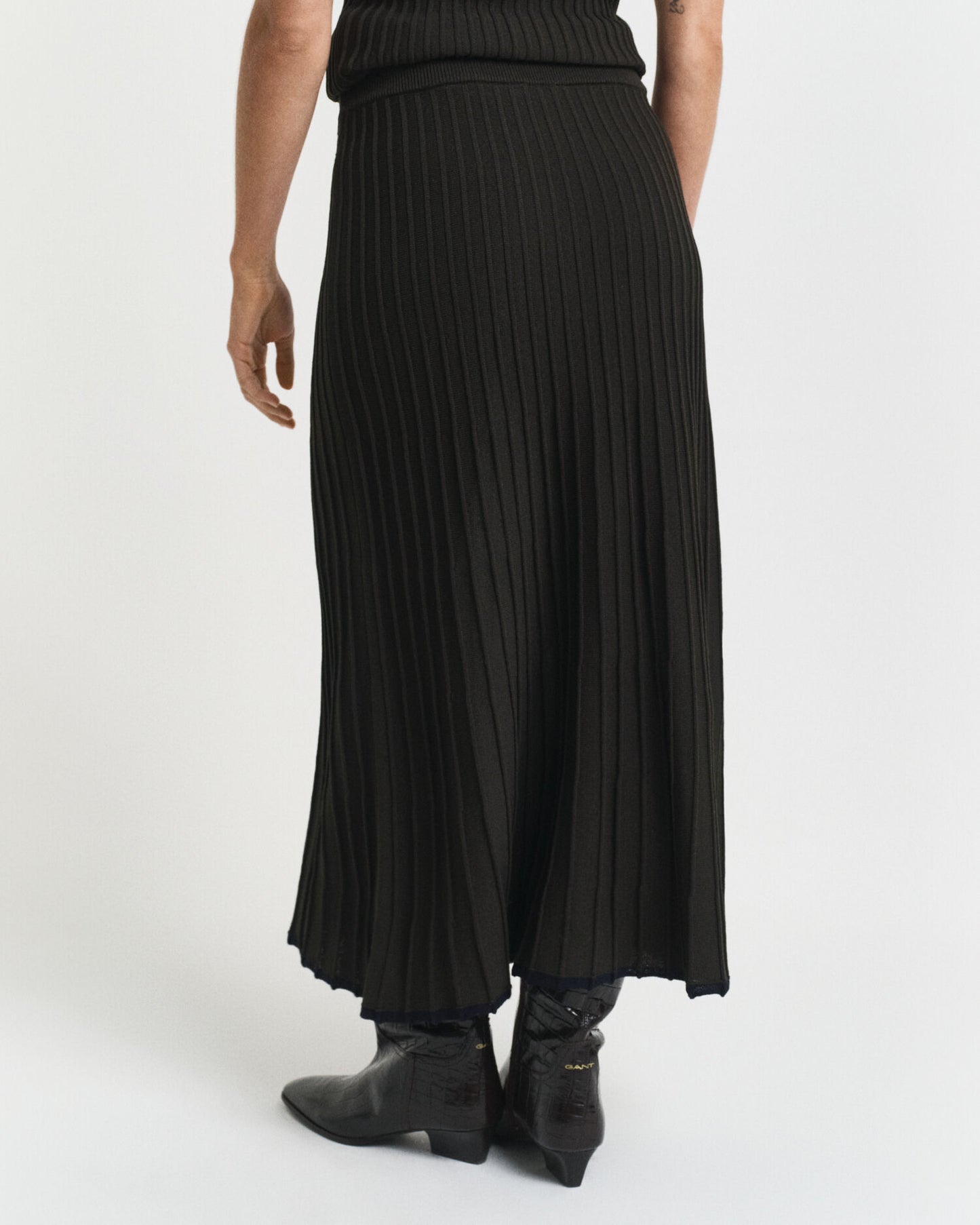 Contrast Ribbed Knit Skirt